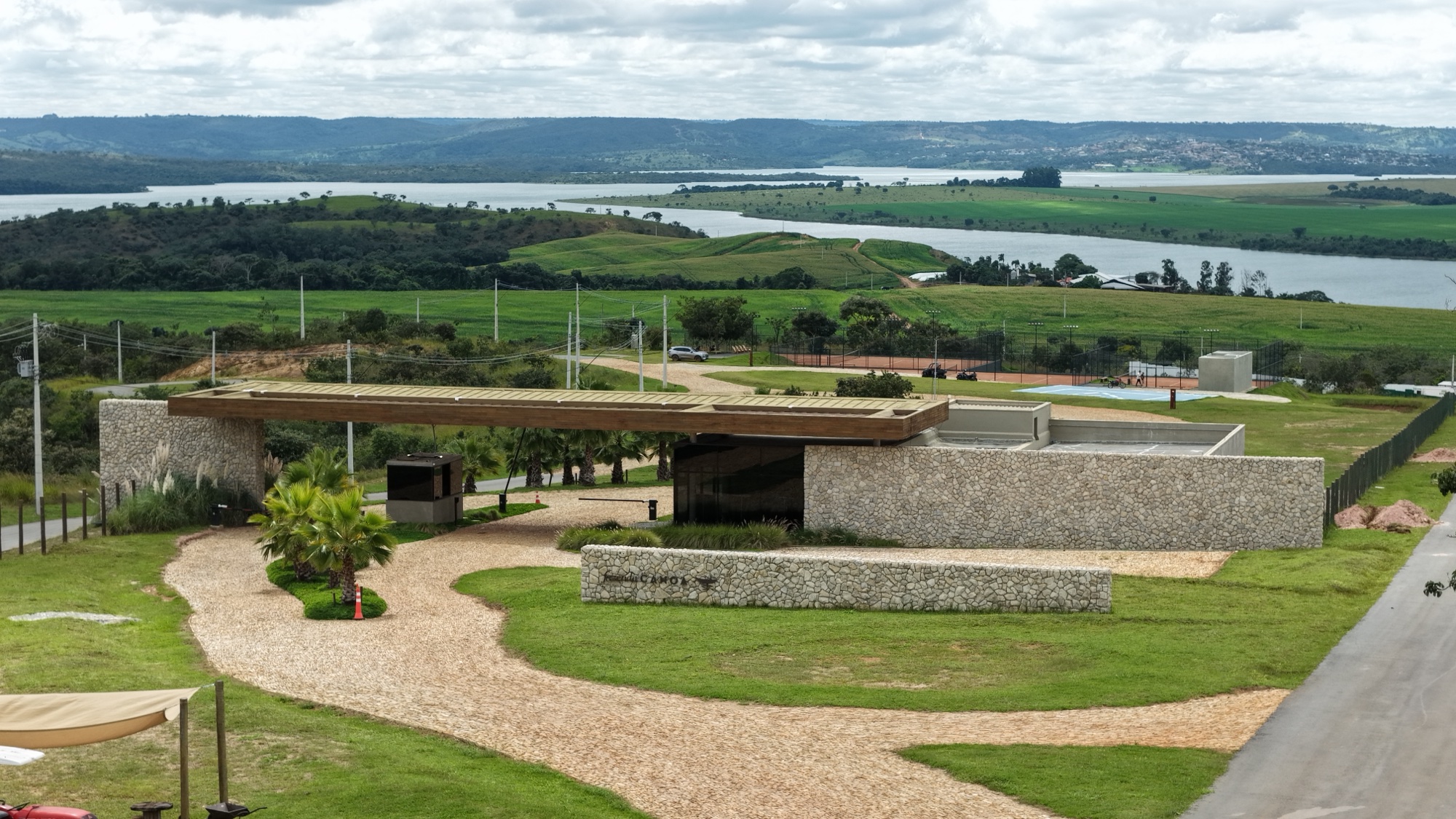 Pavilhão Social no contexto da paisagem